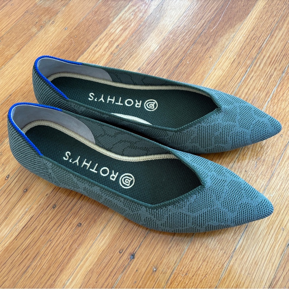 NWOT Rothy’s Safari Point